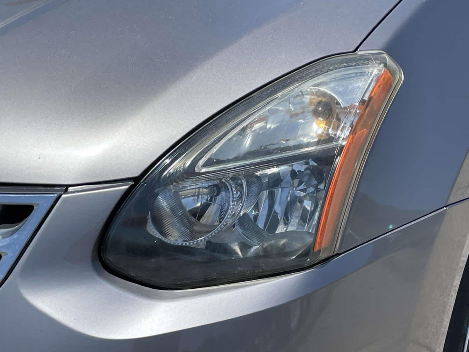Used 2014 Platinum Graphite Nissan S image 13