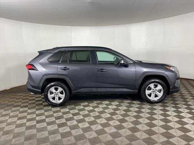 2020 Toyota RAV4 XLE - Photo 9