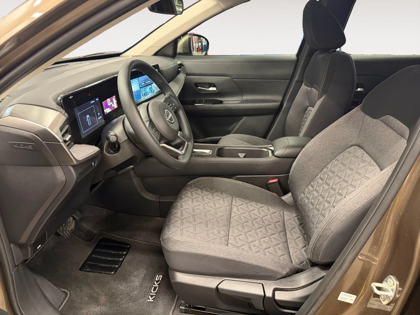 Used 2025 Canyon Bronze Metallic Nissan SV image 22