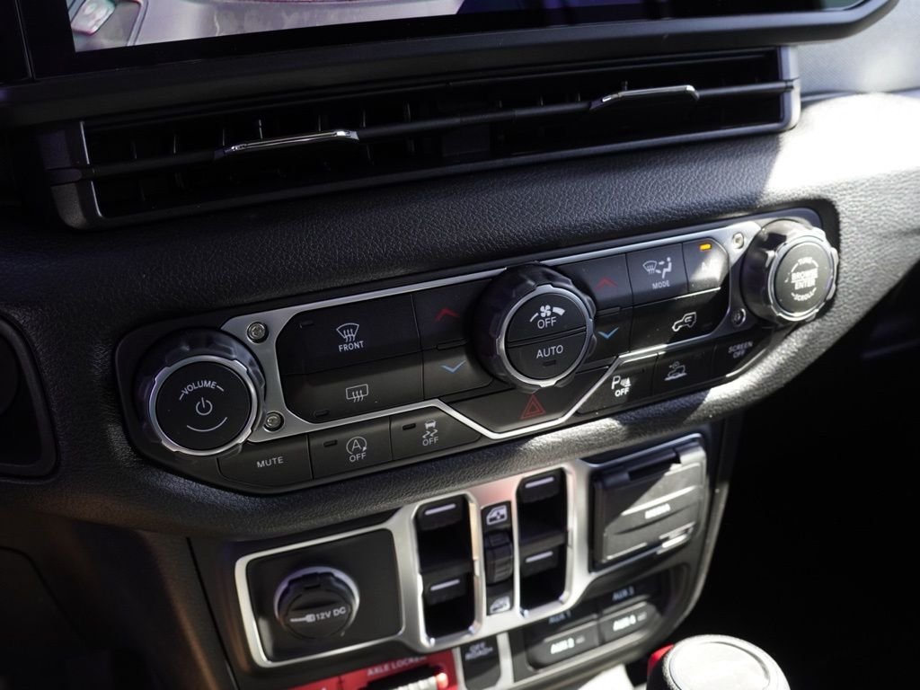 New 2026 Black Clear-Coat Exterior Paint Jeep Willys image 14