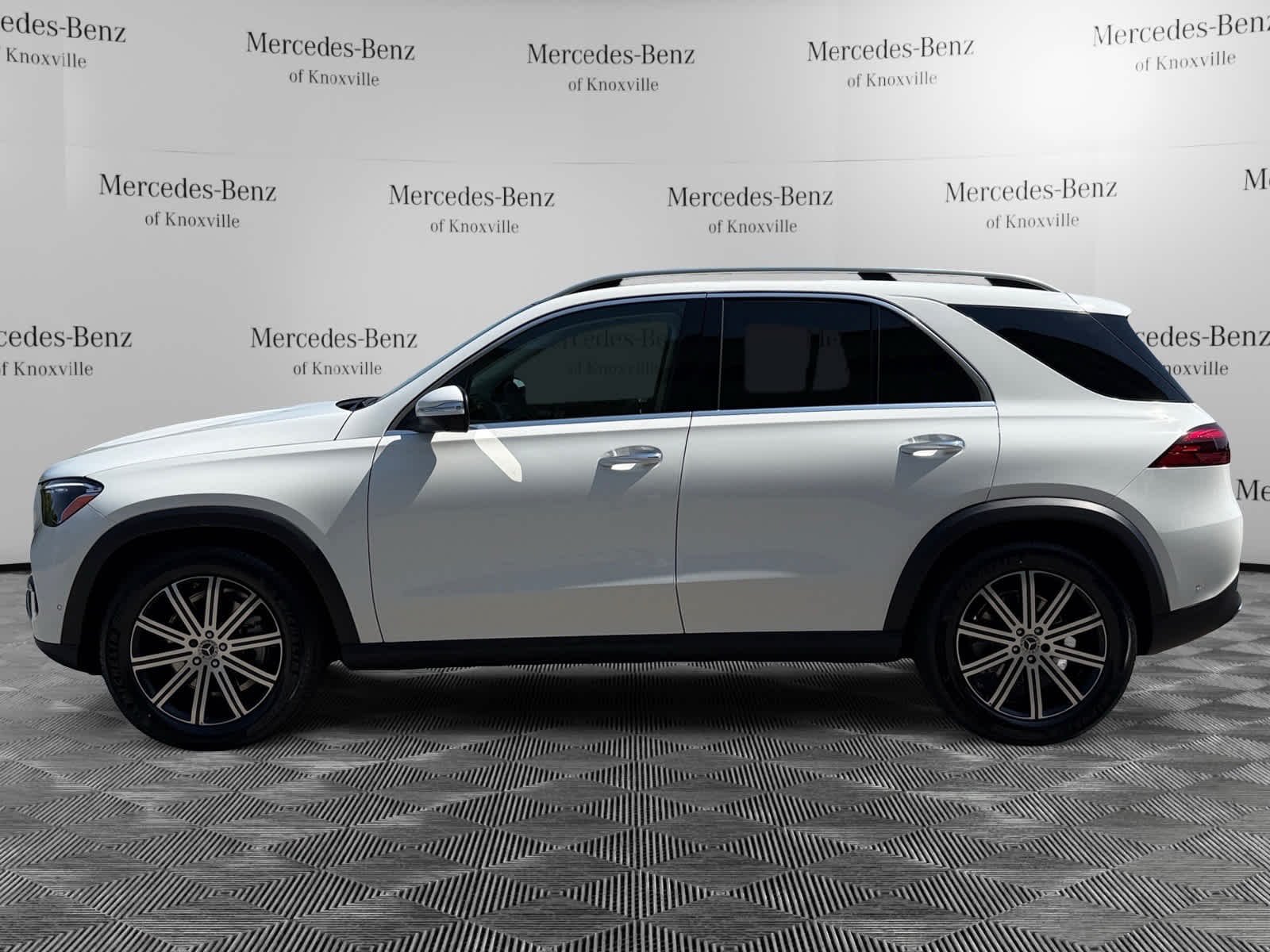 Used 2026 Polar White Mercedes-Benz GLE 350 image 2