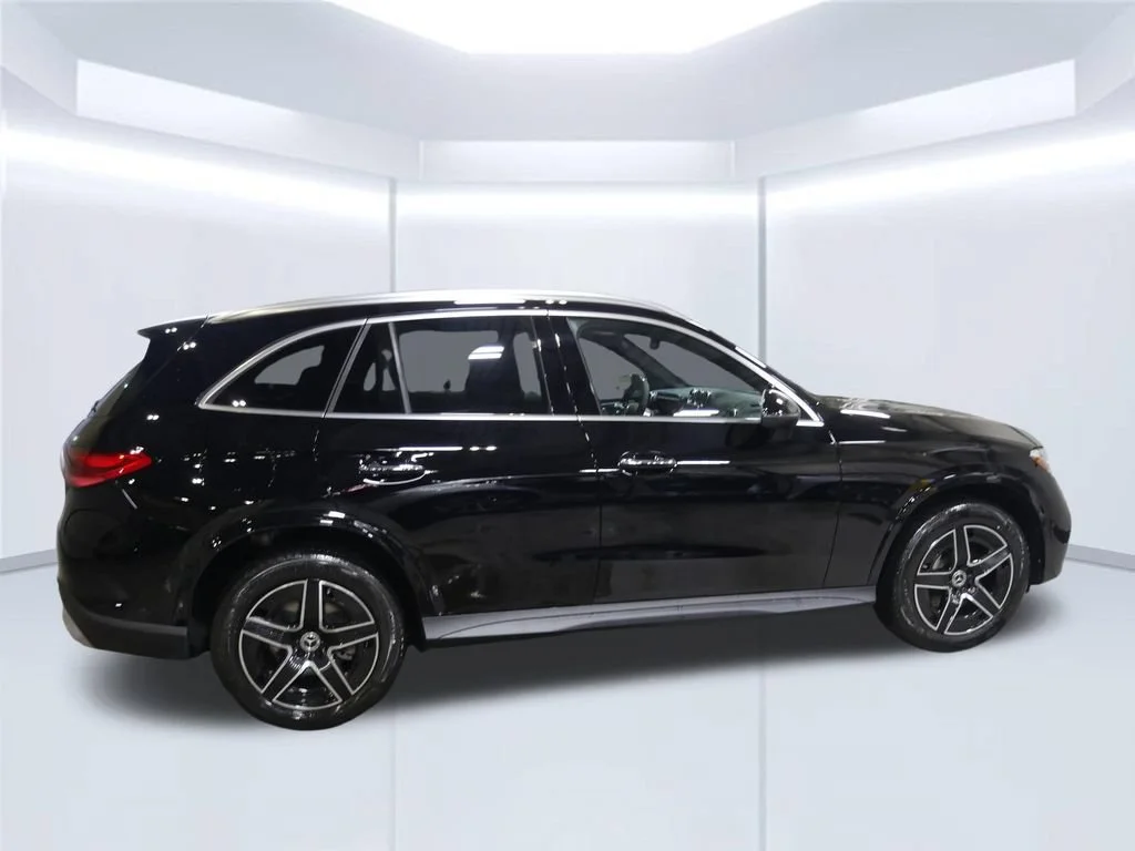 New 2026 Black Mercedes-Benz GLC 300 image 6