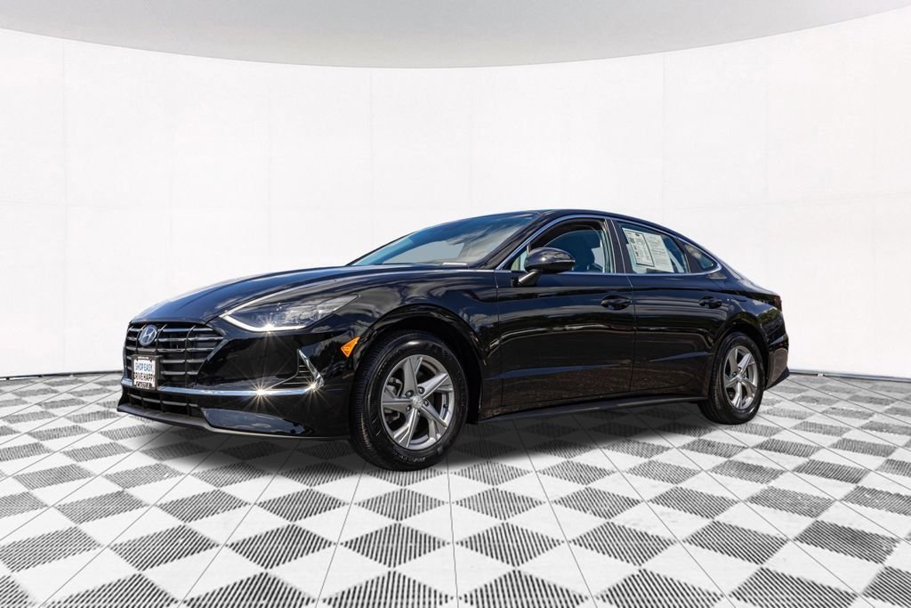 Certified Used 2023 Black Hyundai SE image 6