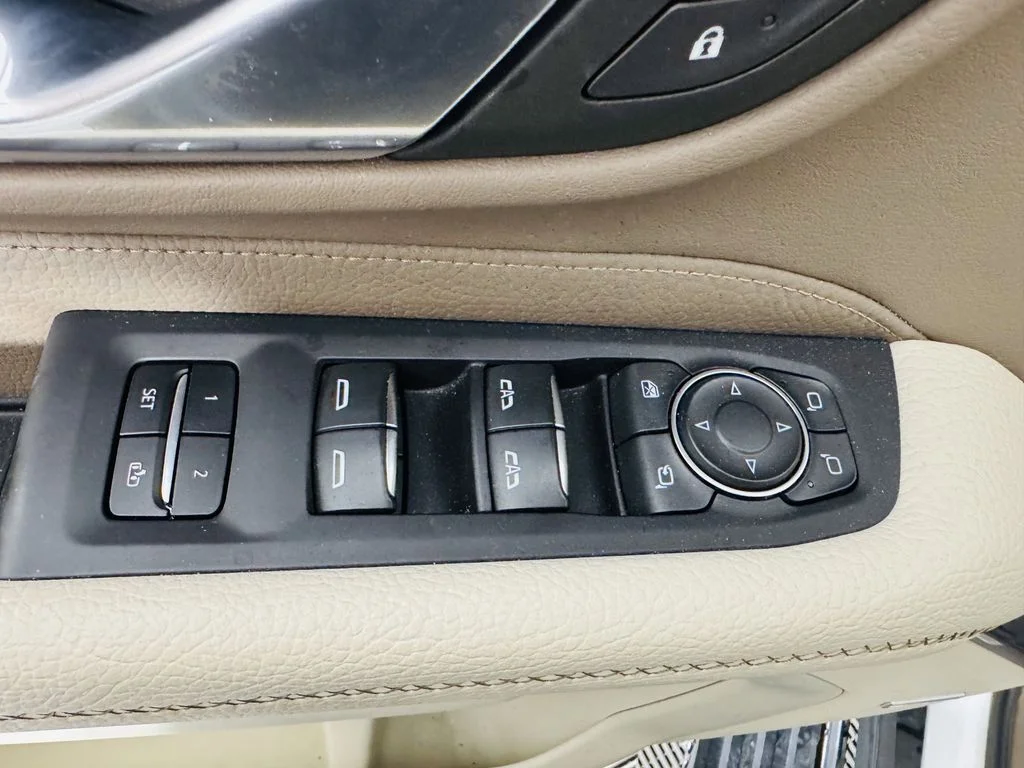Used 2023 White GMC Denali image 6