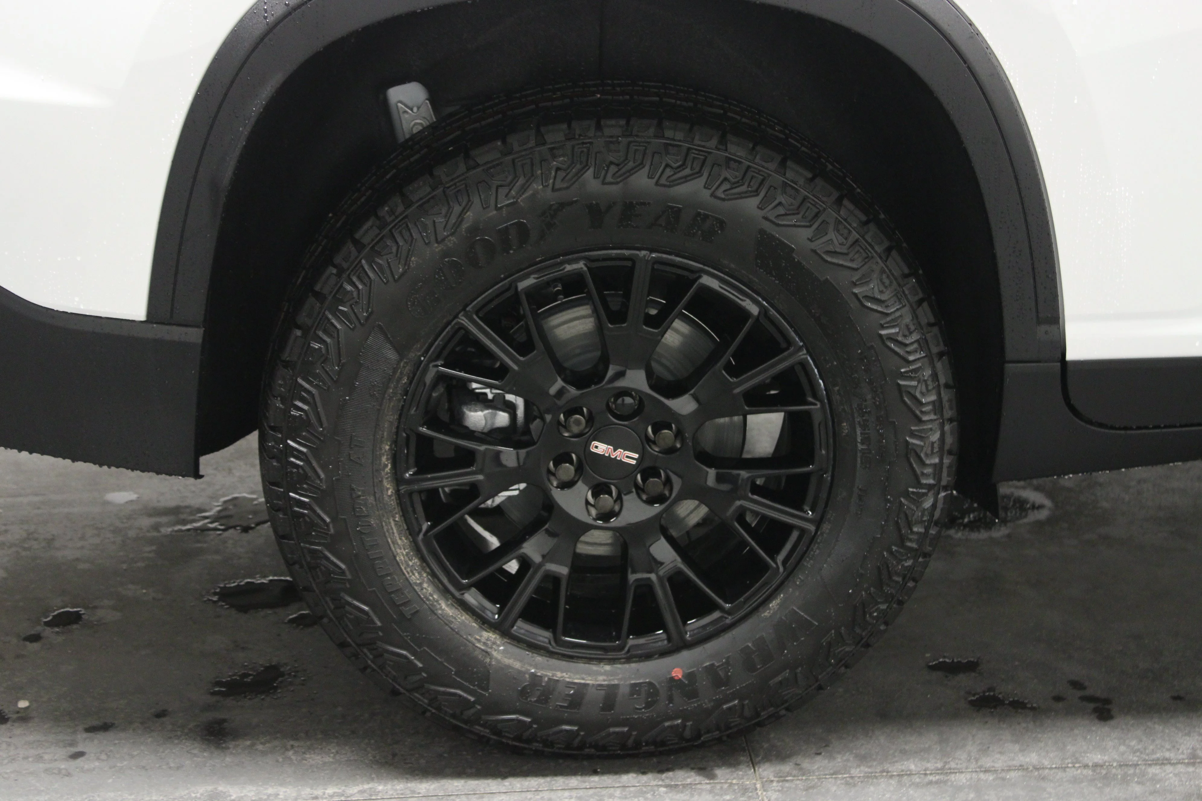 New 2026 Summit White GMC AT4 image 10