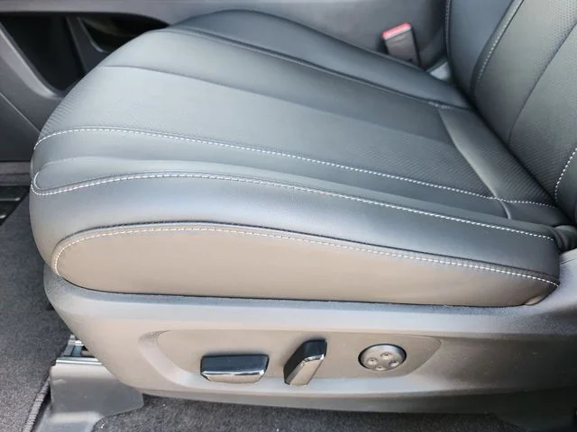 New 2027 GRAPHITE SHADOW INFINITI Luxe AWD image 11