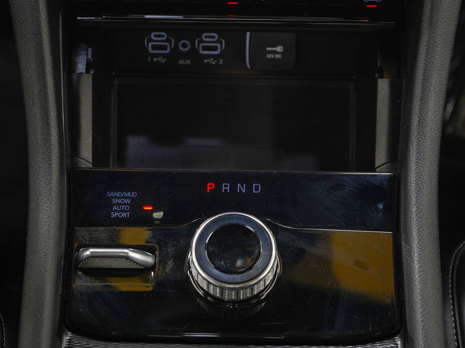 Used 2024 Diamond Black Crystal Pearlcoat Jeep Limited image 18