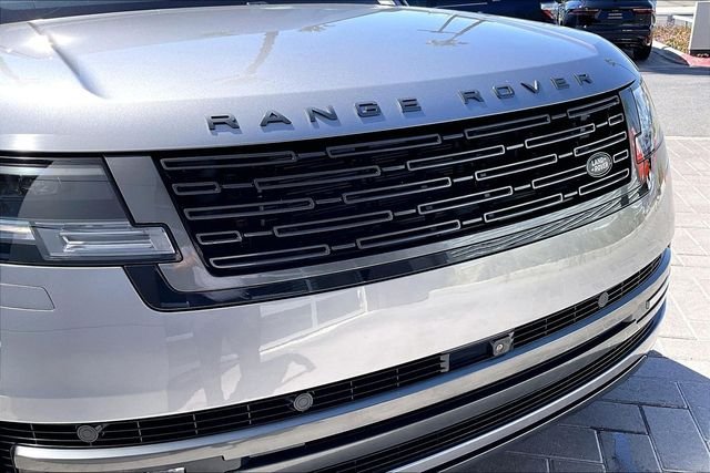 Certified Used 2023 Eiger Gray Metallic Land Rover SE image 30