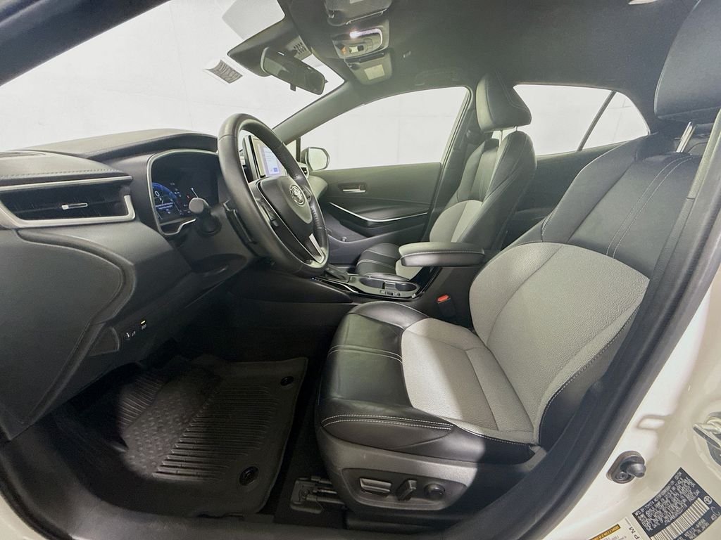 Used 2024 Wind Chill Pearl Toyota XSE image 21