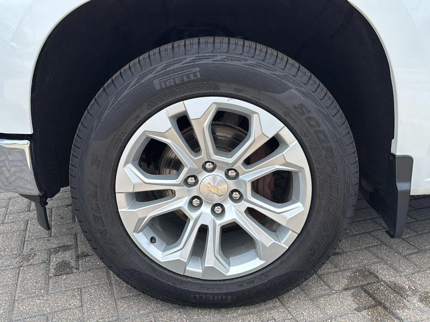 Used 2022 Summit White Chevrolet LTZ image 9