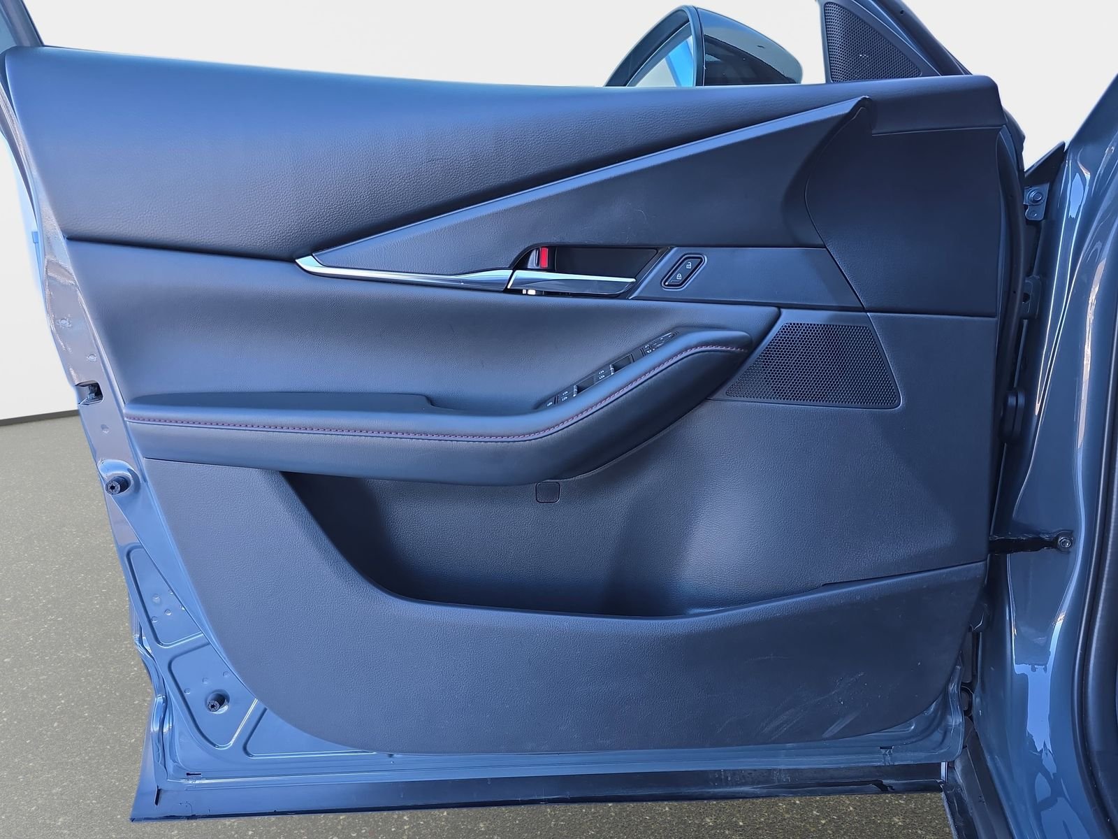 2025 Mazda CX-30 Carbon Edition - Photo 27