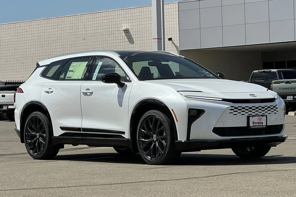 New 2026 Oxygen White Toyota Limited image 2