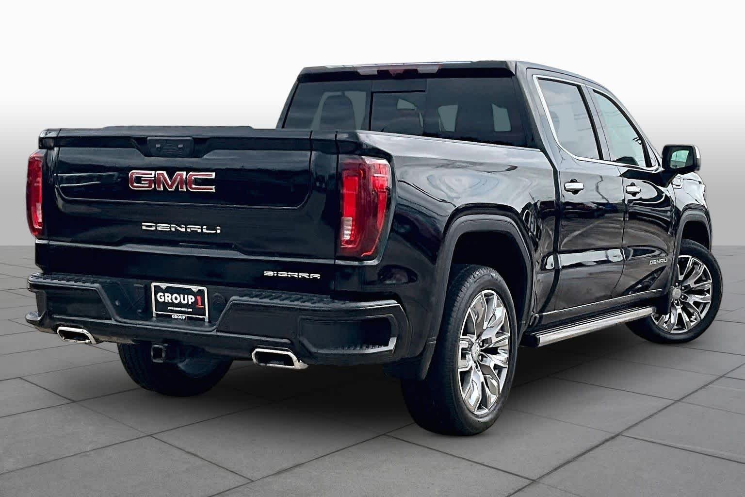Used 2025 Onyx Black GMC Denali image 13