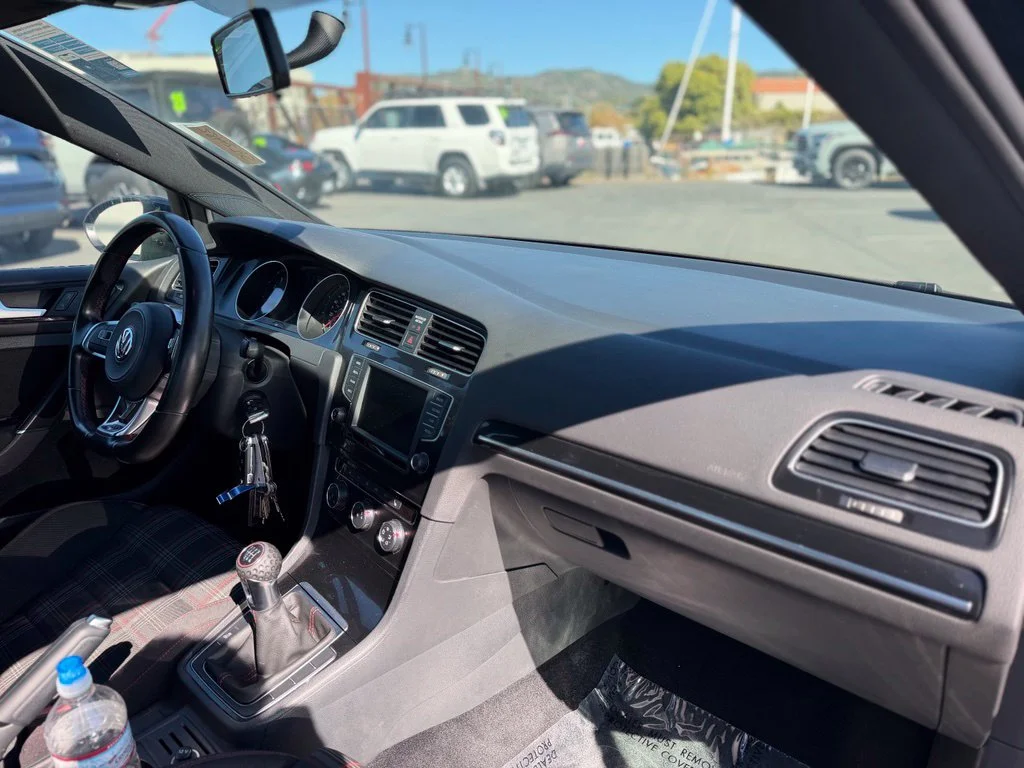 Used 2017 Black Volkswagen S image 11
