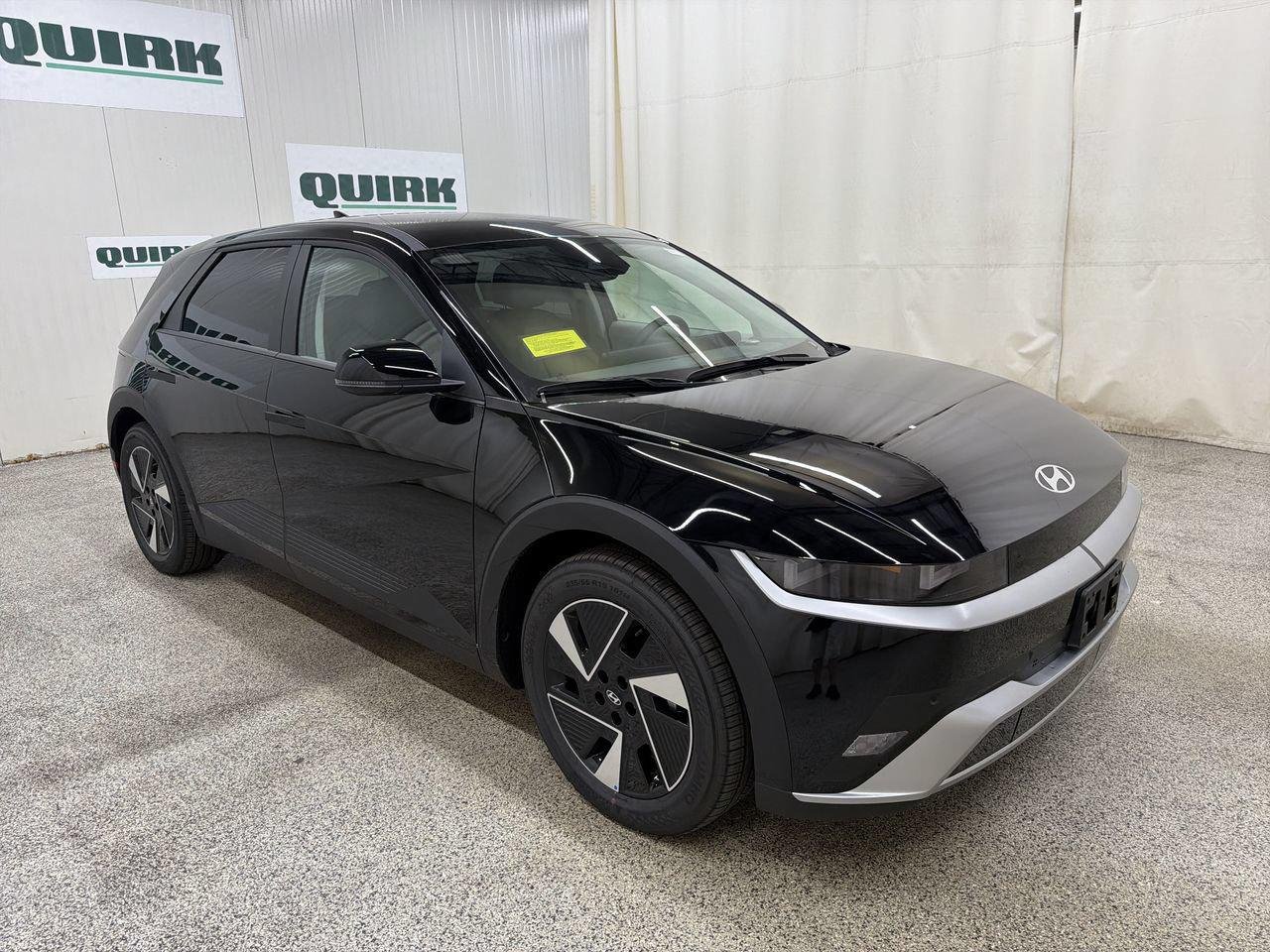 New 2026 Abyss Black Hyundai SEL image 3
