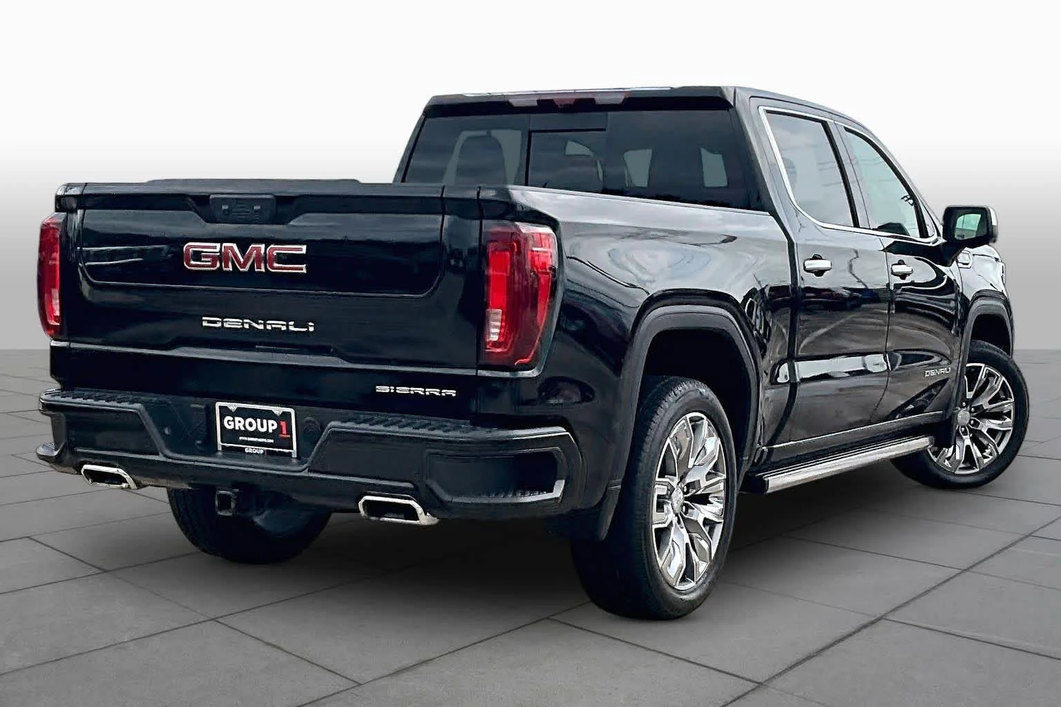 Used 2025 Onyx Black GMC Denali image 13