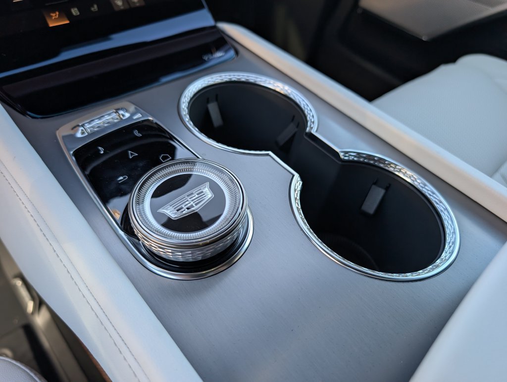 2027 Cadillac VISTIQ Sport - Photo 28
