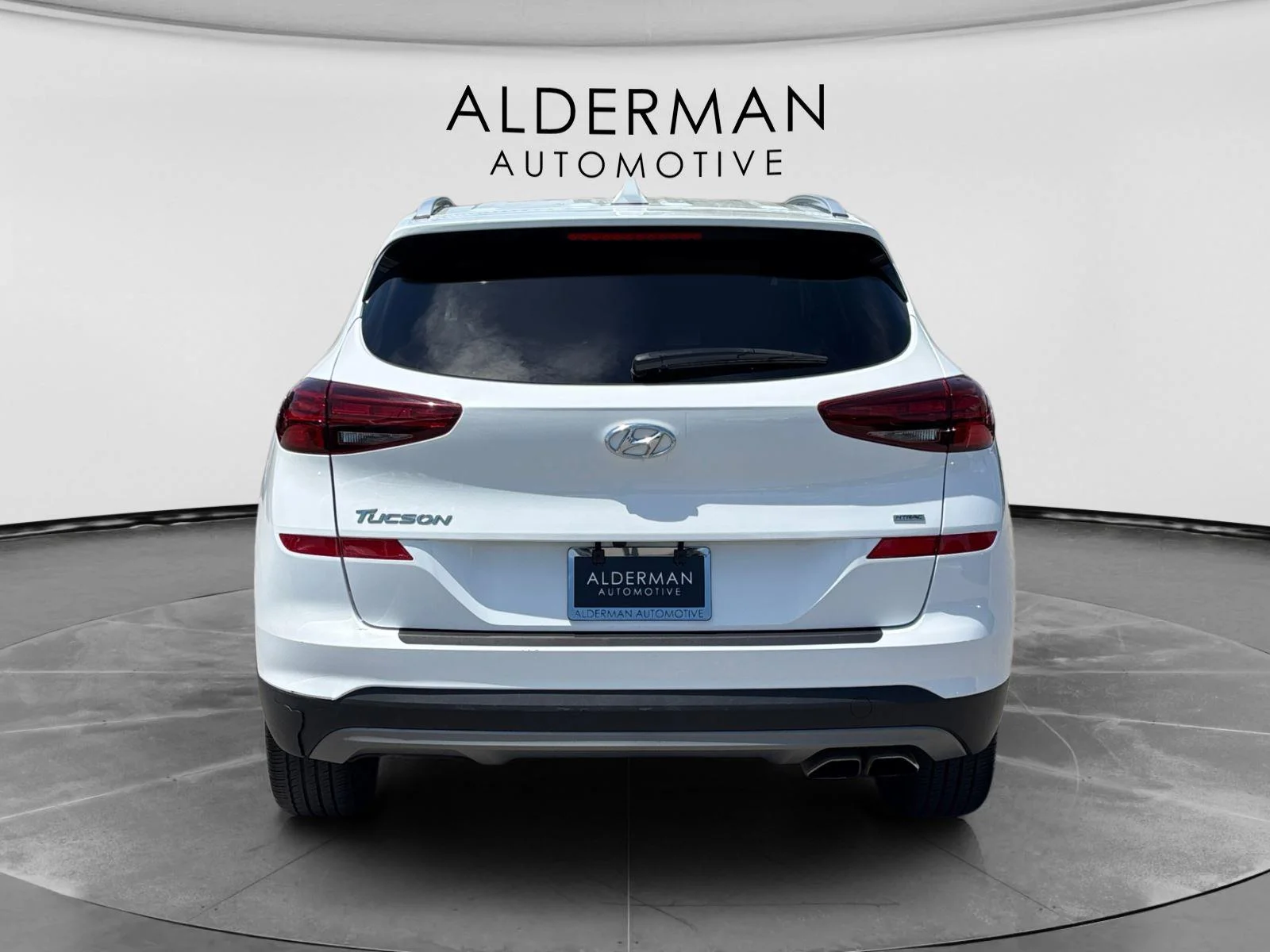 Used 2019 Dazzling White Hyundai Sport image 4