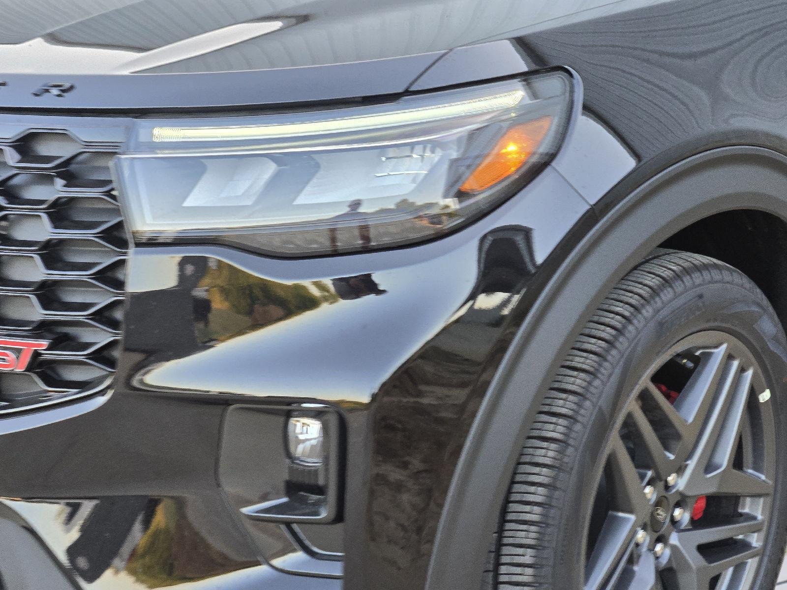 New 2026 Agate Black Metallic Ford ST image 5