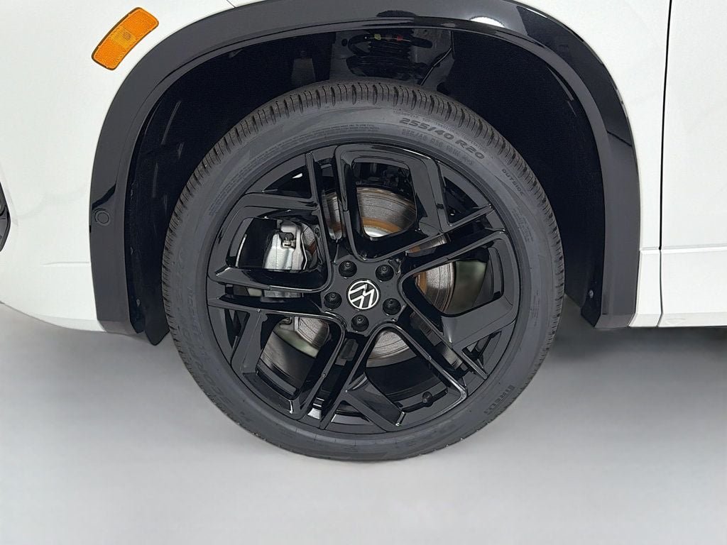 New 2026 Opal White w/Deep Black Roof Volkswagen 2.0T SE R-Line Black 4MOTION image 33