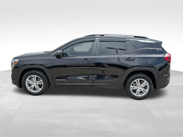 Used 2022 Black GMC SLE image 4