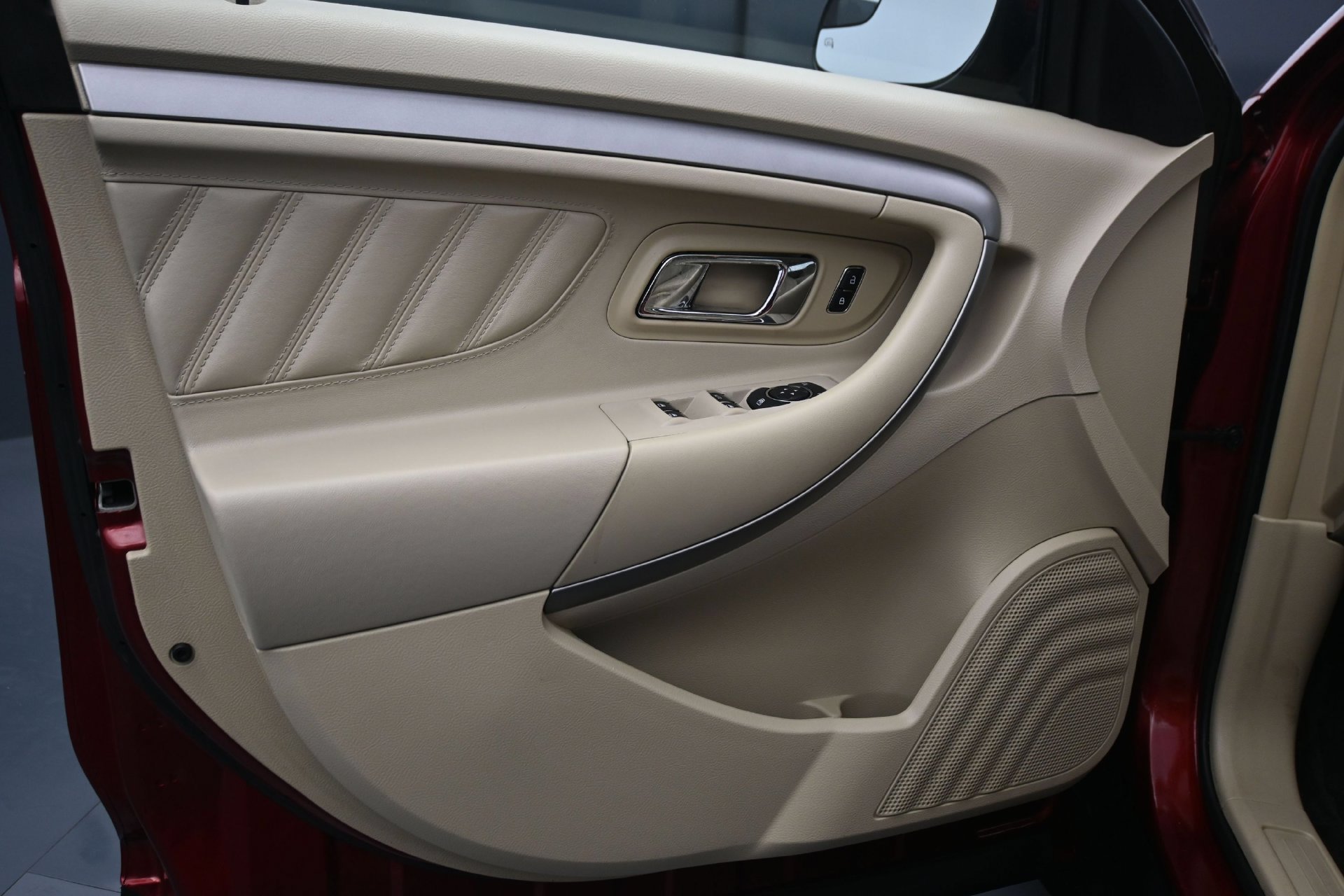 Used 2015 Ruby Red Metallic Ford SEL image 17