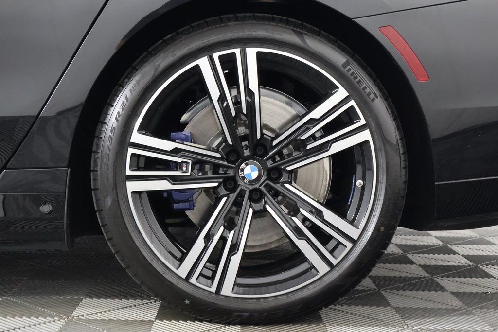 Certified Used 2024 Black Sapphire Metallic BMW xDrive60 image 16