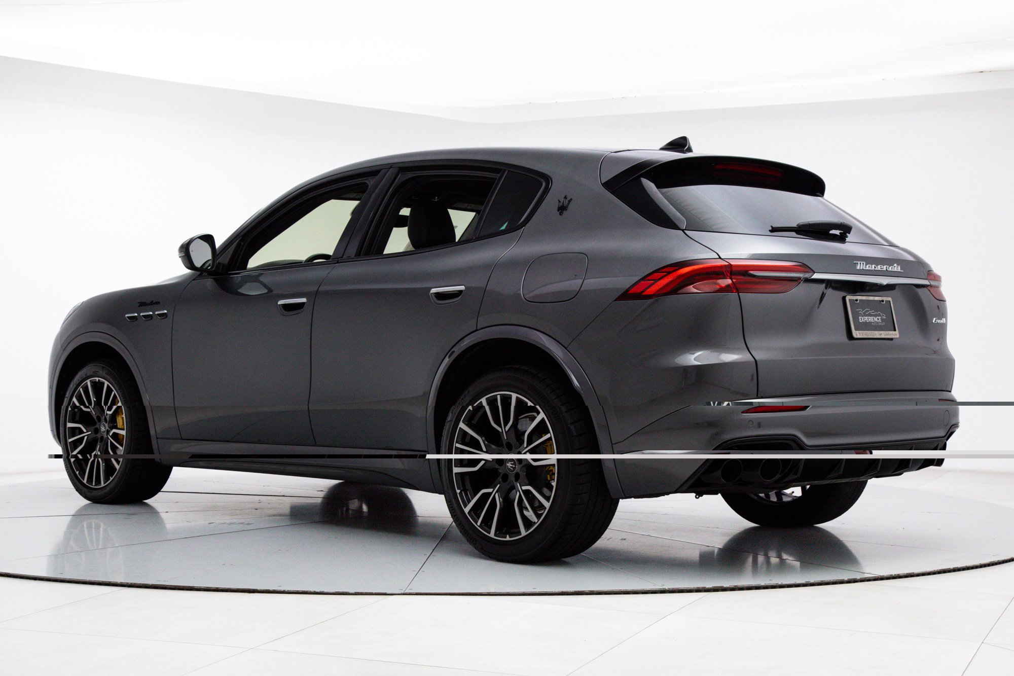 Used 2023 Gray Maserati Modena image 3
