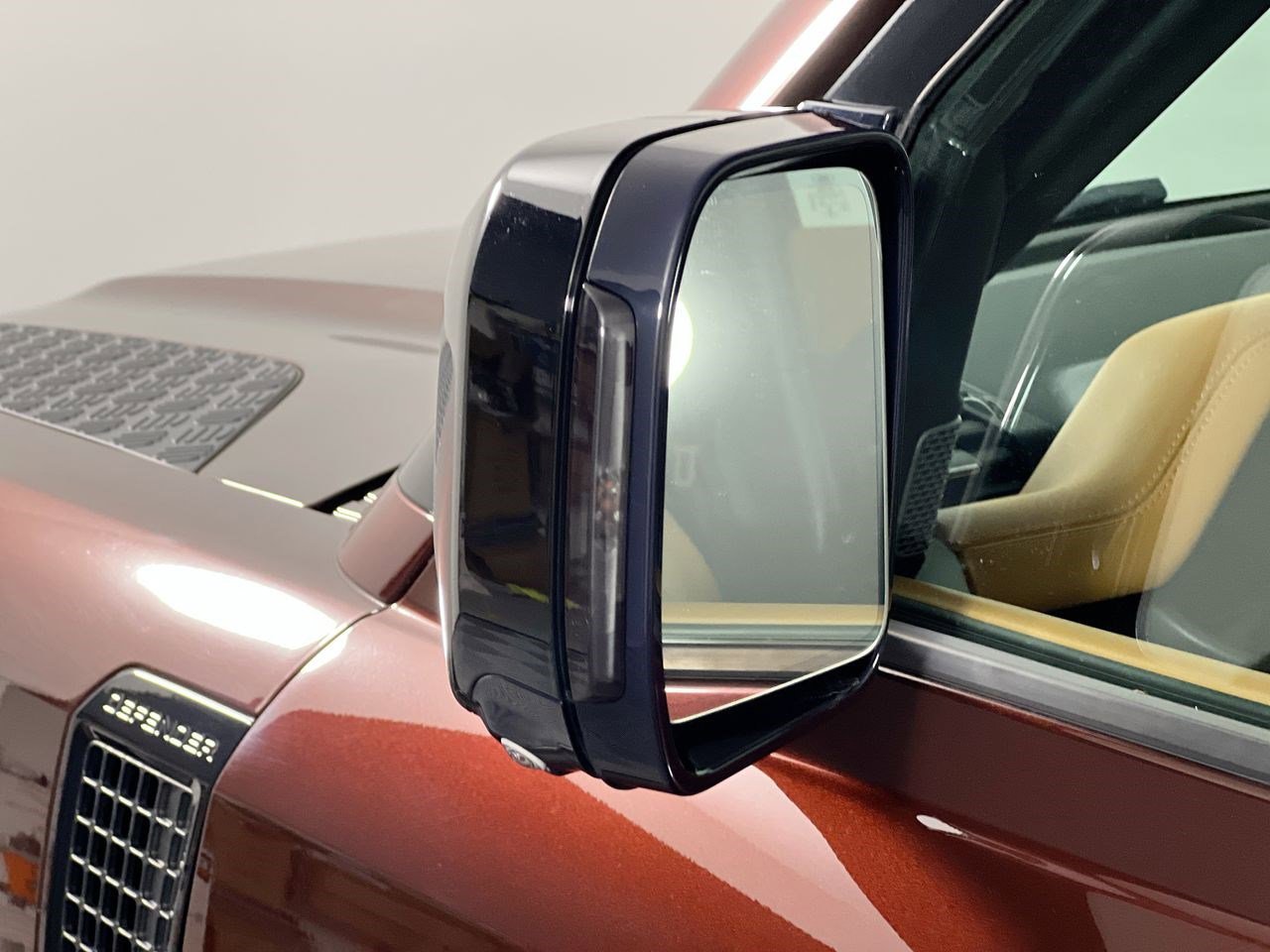 2023 Land Rover Defender SE - Photo 10