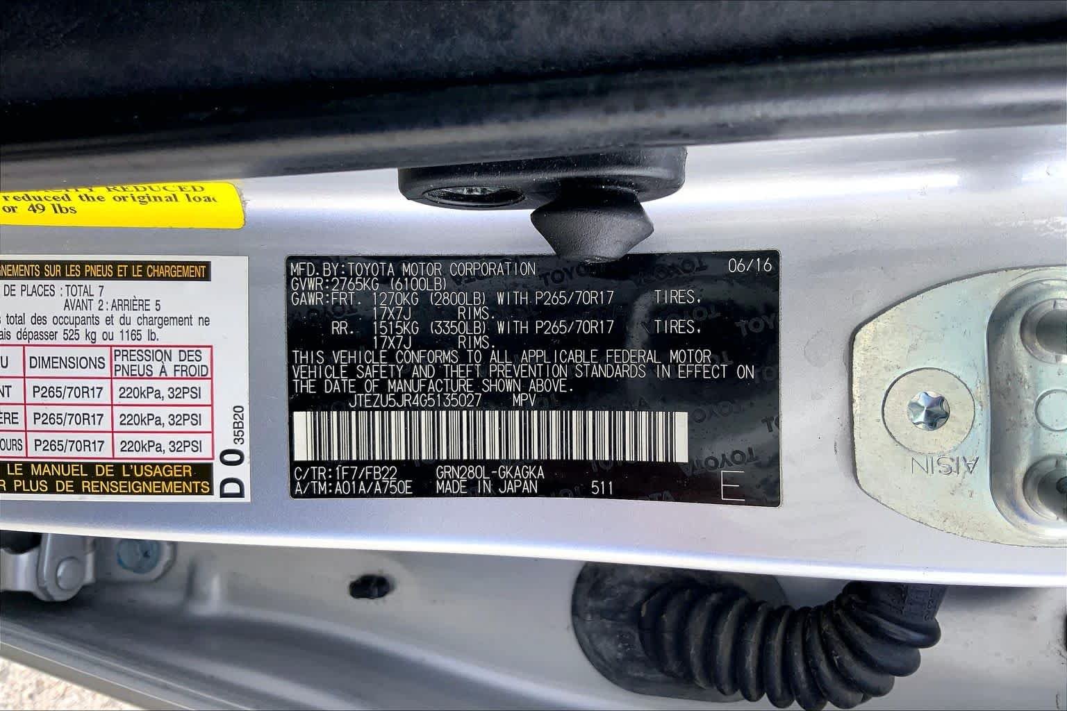 Used 2016 Classic Silver Metallic Toyota SR5 image 36