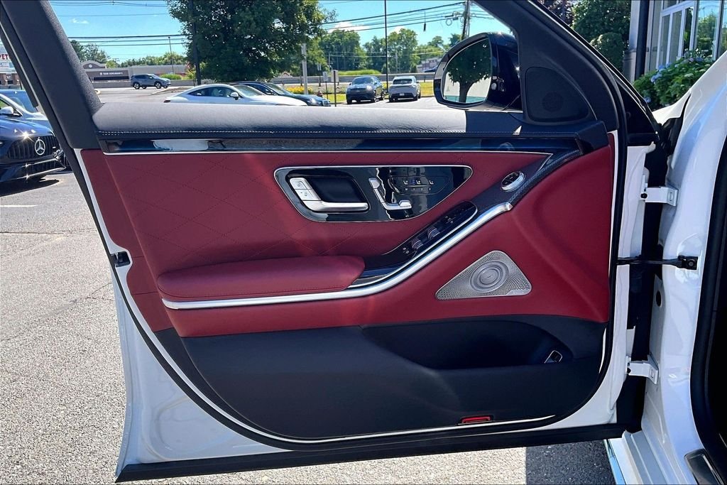 Certified Used 2023  Mercedes-Benz S 580 image 18
