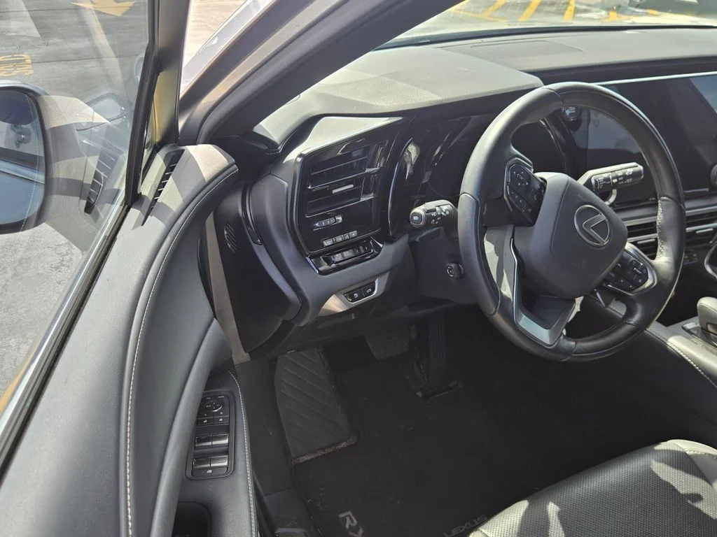 Used 2023 Silver Lexus 350 Premium image 5