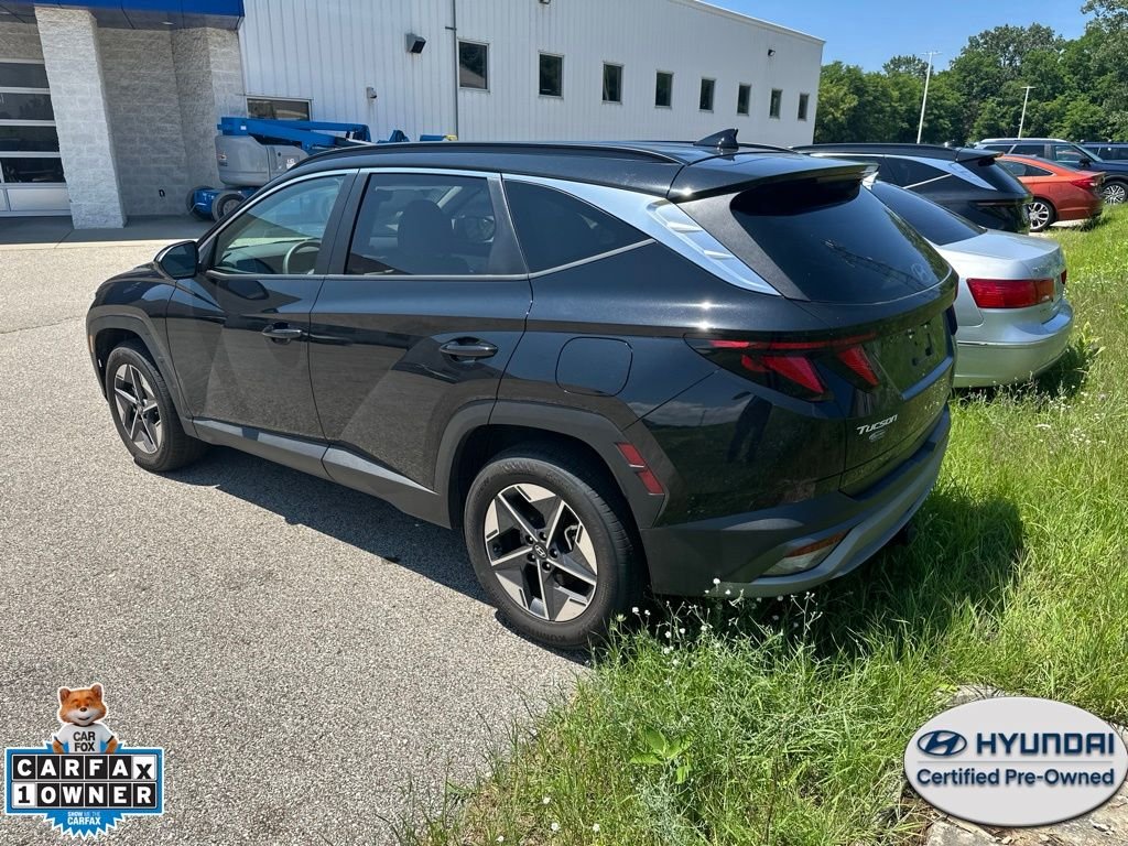 Certified Used 2025 Black Hyundai SEL image 3