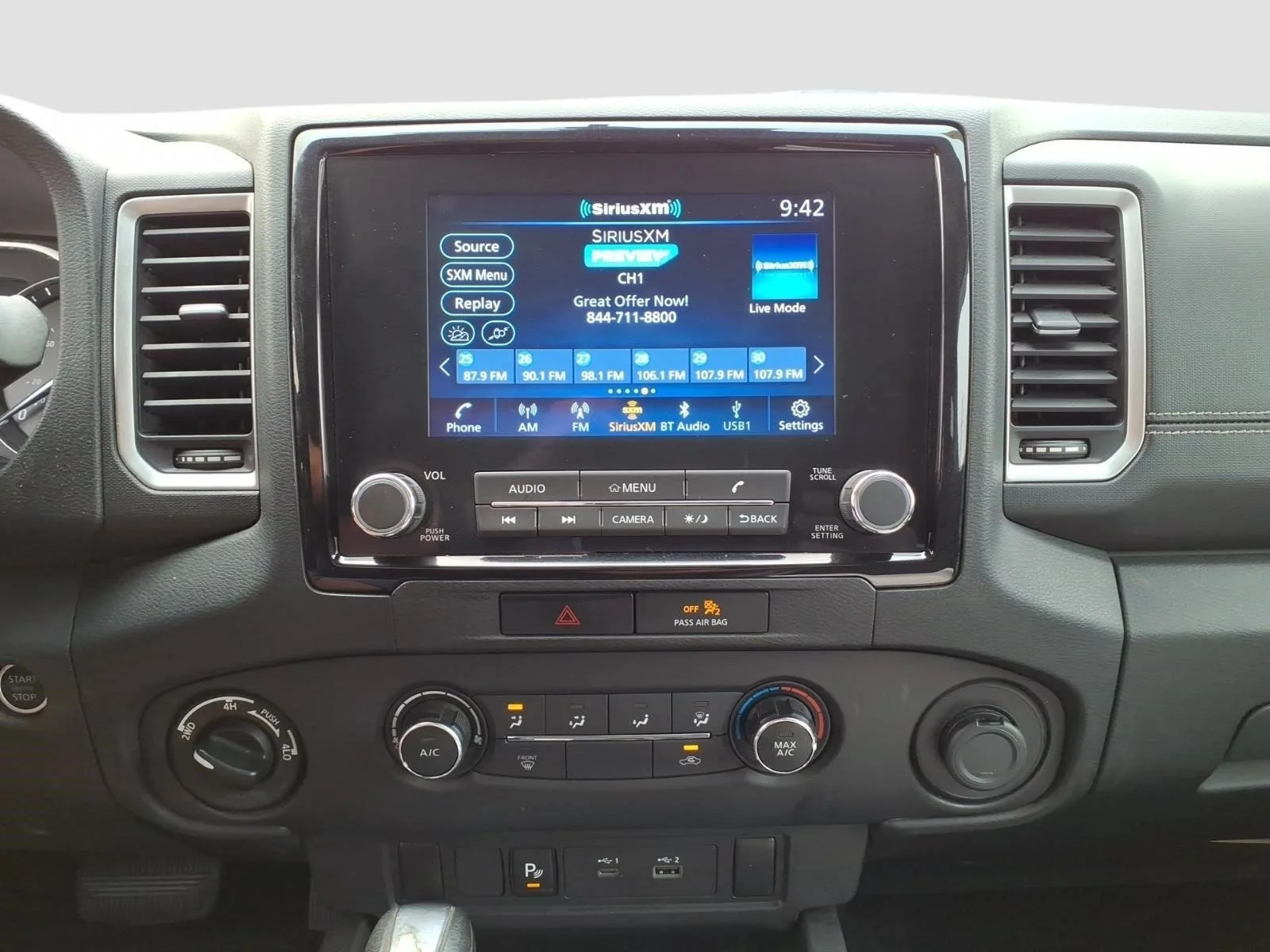 Used 2023 Glacier White Qak Nissan SV image 19