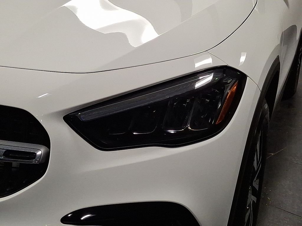 Certified Used 2025 White Mercedes-Benz GLA 250 image 9