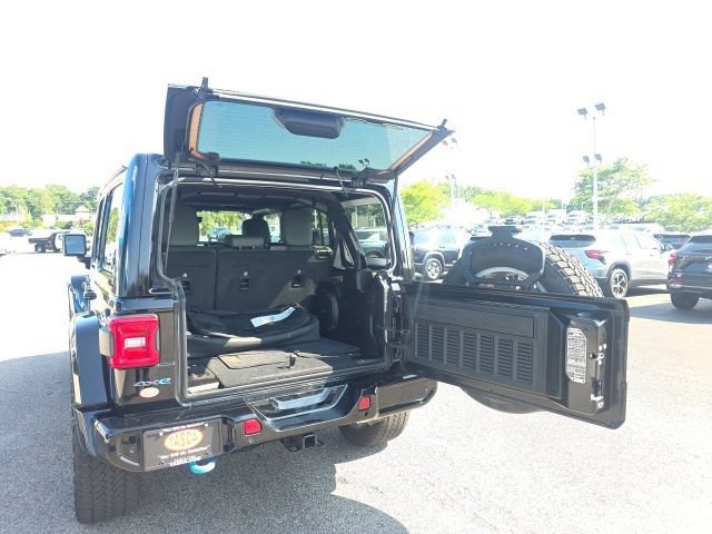 Used 2024 Black Clearcoat Jeep High Altitude image 32