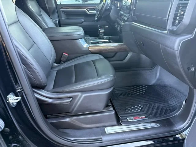 Used 2025 Black Chevrolet RST image 13