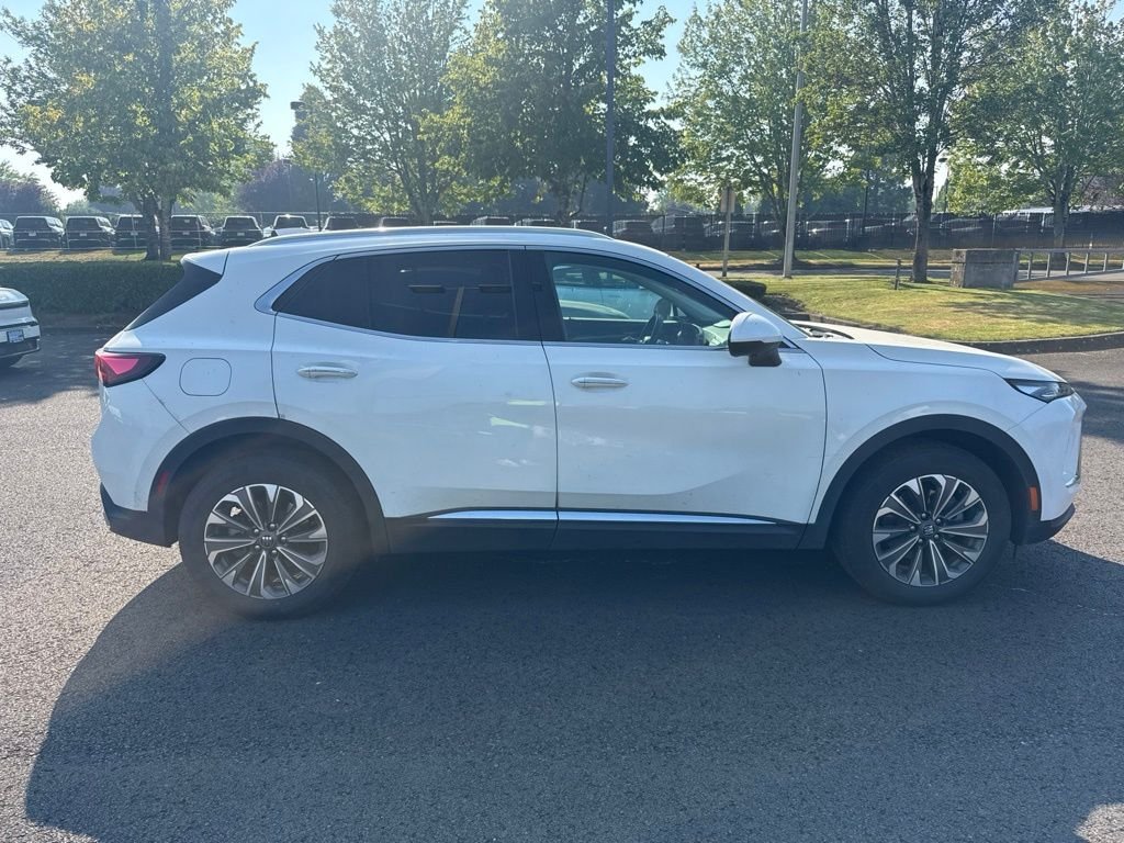 Used 2024 Summit White Buick Preferred image 8