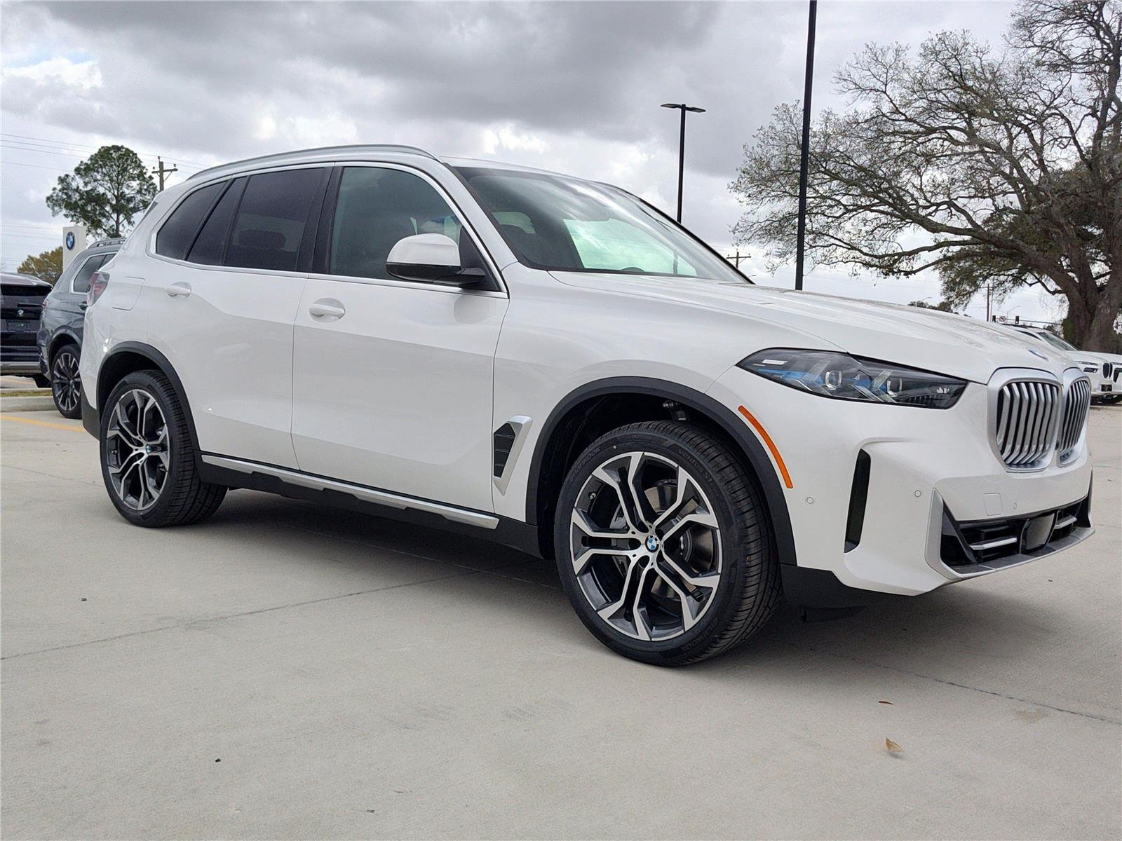 New 2026 Mineral White Metallic BMW sDrive40i image 6
