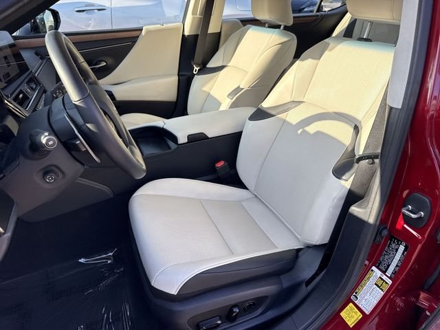 2025 Lexus ES 350 - Photo 11