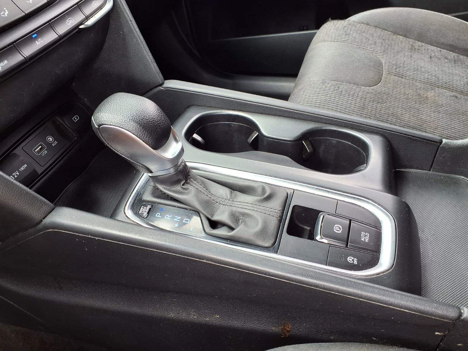 Used 2020 Machine Gray Hyundai SE image 13
