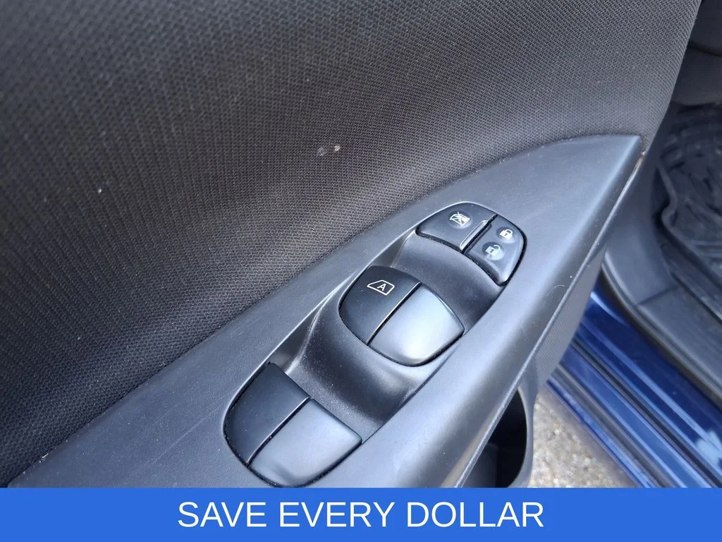 Used 2019 Blue Nissan SV image 8