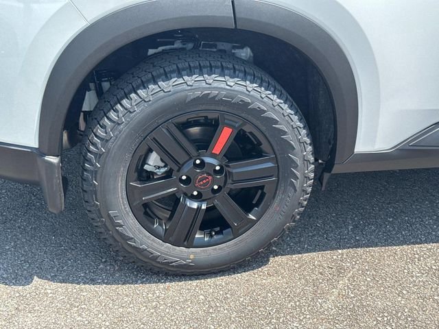 New 2026 Everest White Pearl TriCoat Nissan Rock Creek® image 11