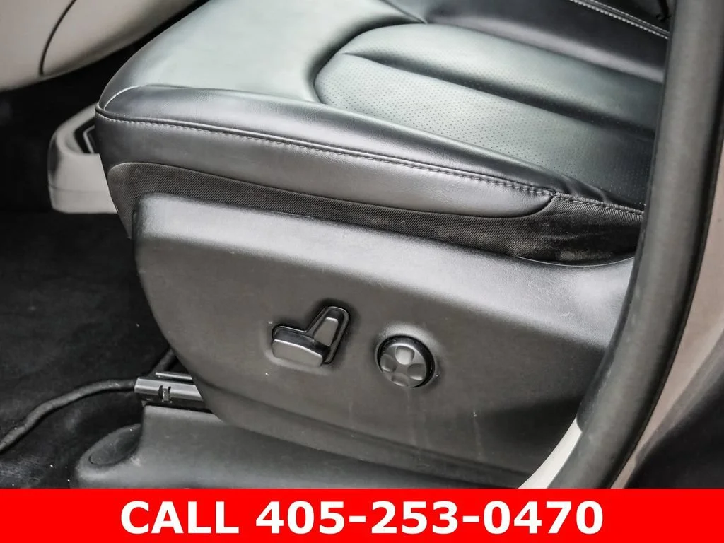 Used 2023 Gray Chrysler Touring L image 32