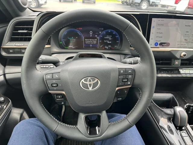 2026 Toyota Crown Limited - Photo 10