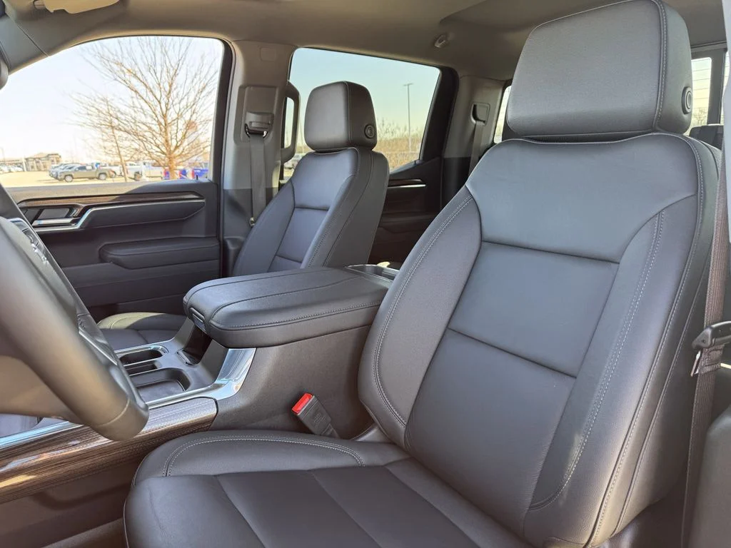Used 2025 Red Chevrolet LT Trail Boss image 24