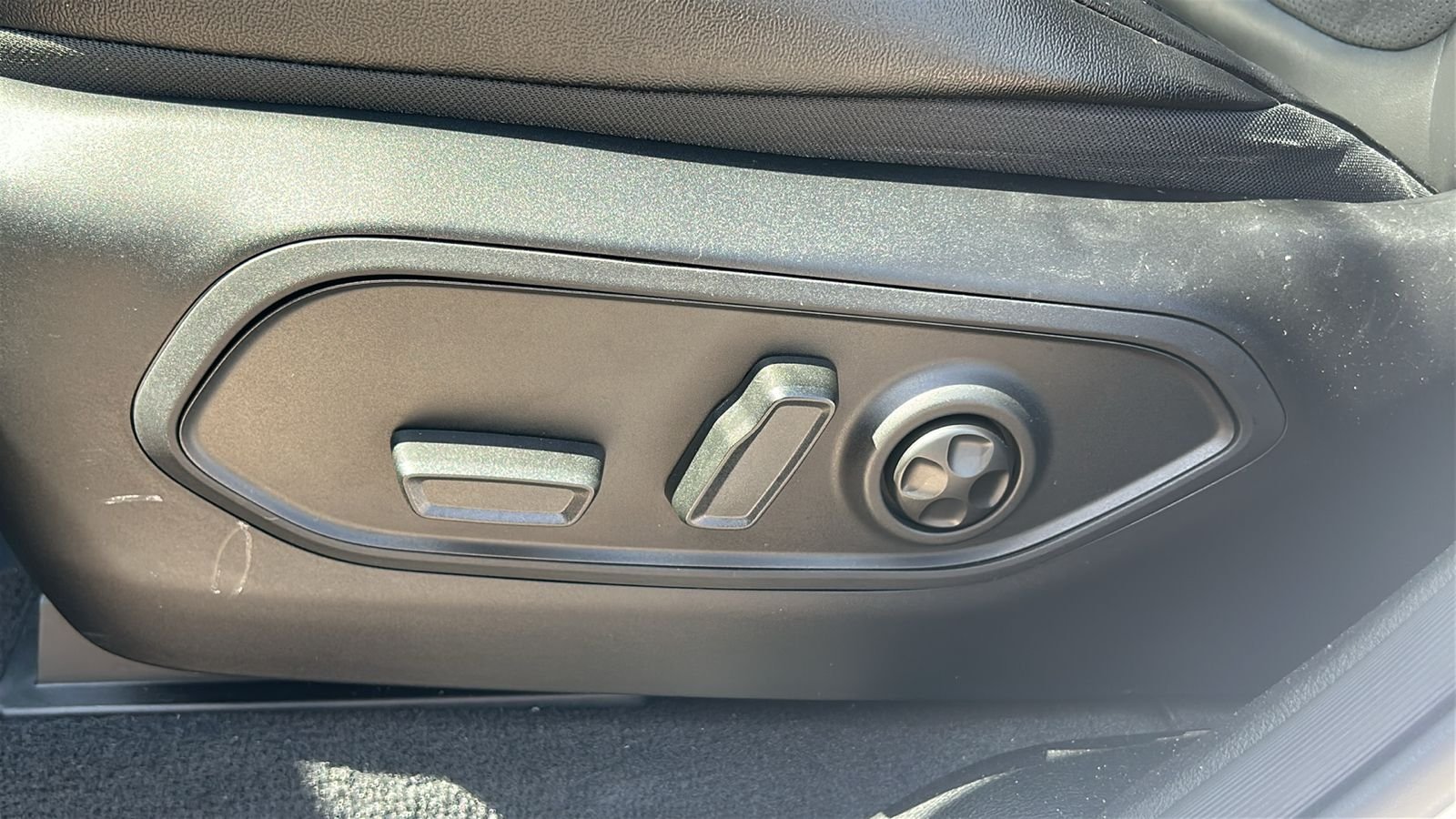 Certified Used 2023 White Jeep Altitude X image 21