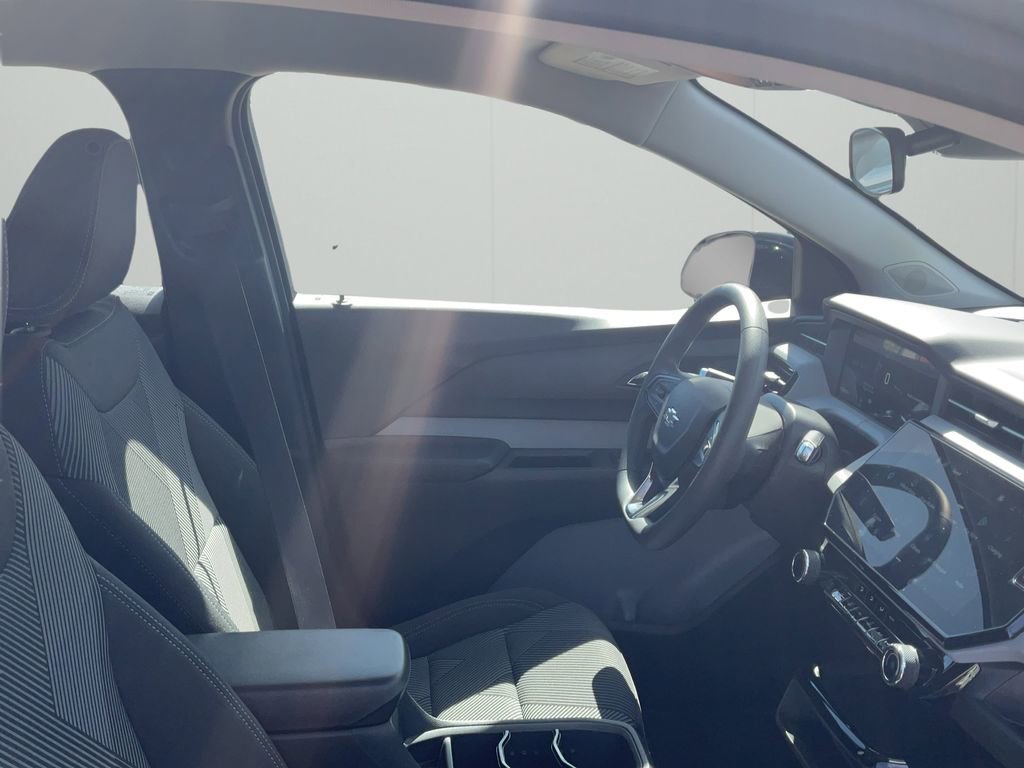 2027 Chevrolet Bolt LT - Photo 33