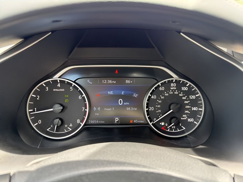 Used 2018 Brilliant Silver Metallic Nissan SL image 13
