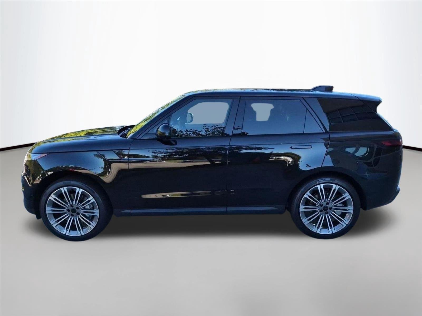 New 2027 Santorini Black Land Rover SE image 2